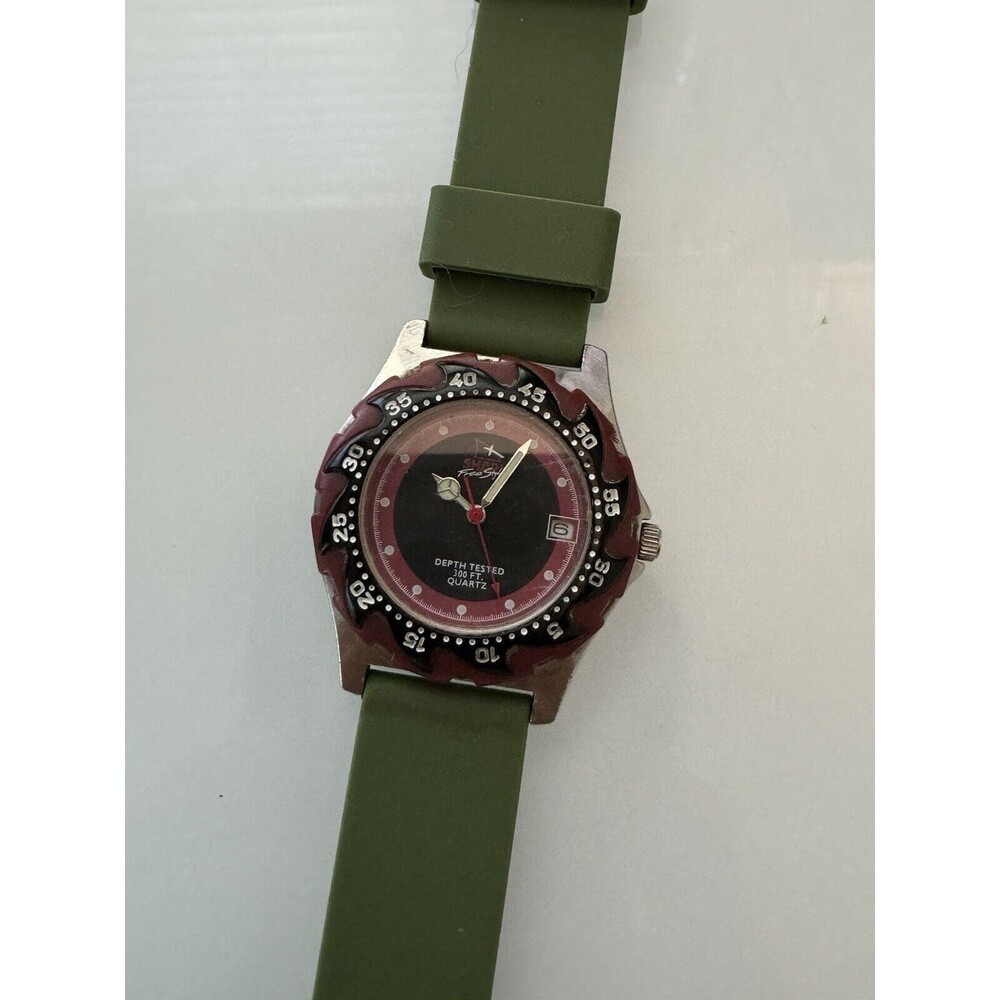 Freestyle Shark Watch Men 35mm Silver Purple Pink 100M Rubber Band New Battery